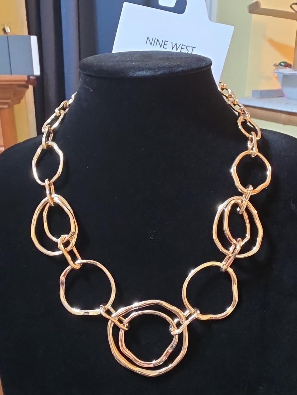 A193- Nine West Shiny Gold Organic Link Statement Necklace
